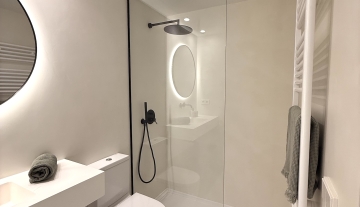Resa Estates Ibiza longterm rent Talamanca penthouse bathroom ensuite.jpeg